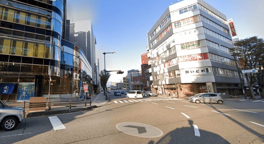 東京上野クリニック金沢医院に向かうため、県道１５９号から左折して県道２００号へ入る道