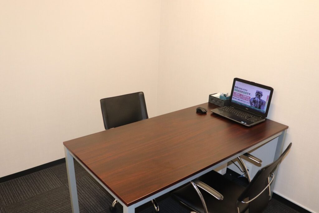 ABCクリニック神戸院のカウンセリングルーム風景全体像