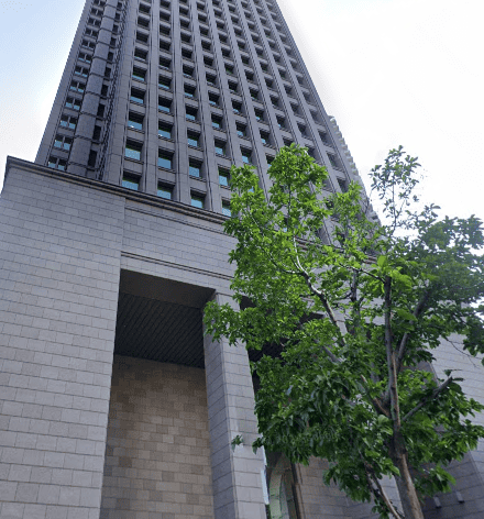 Dクリニック大阪院が入っている明治安田生命梅田ビル外観