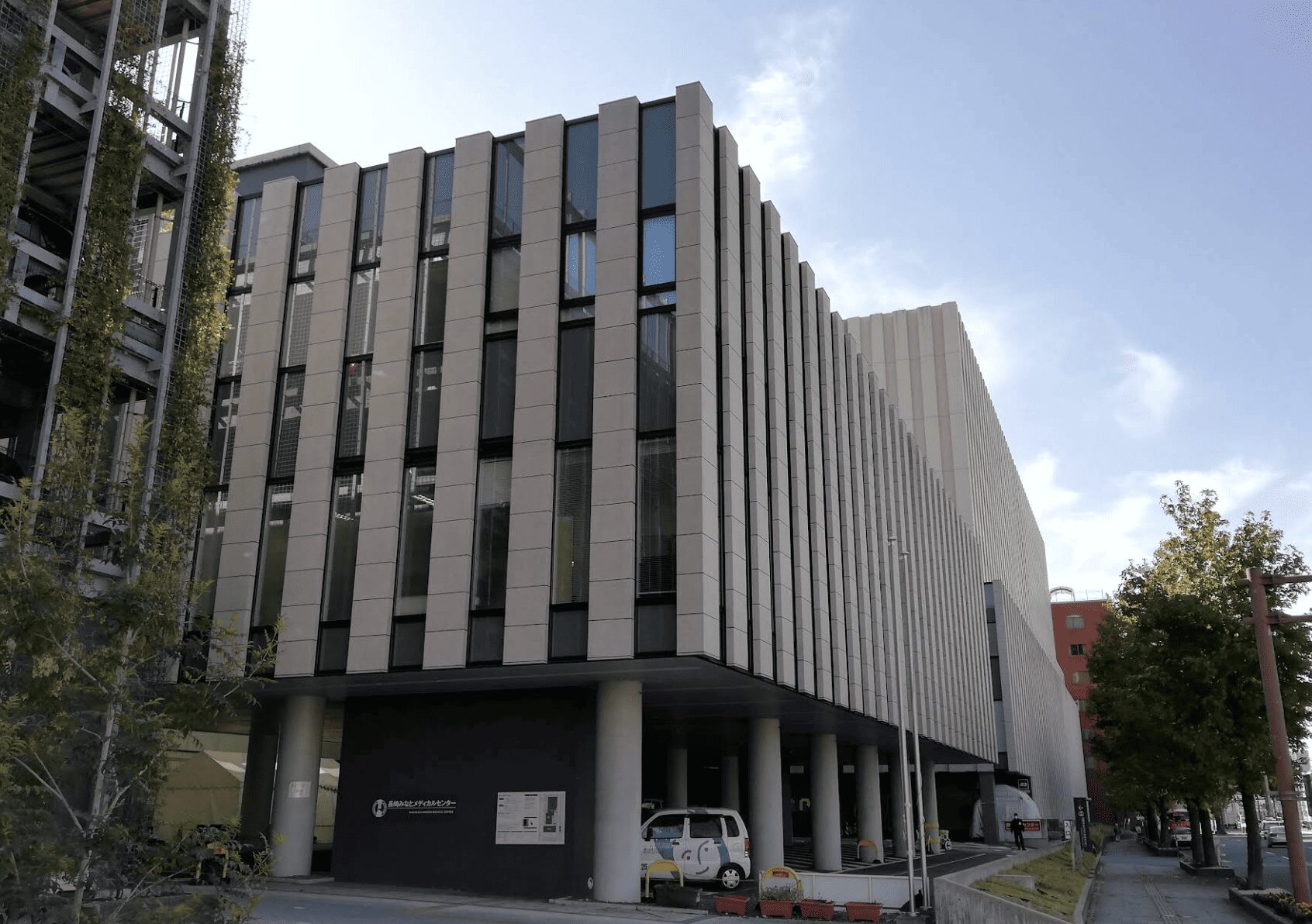 長崎みなとメディカルセンター外観