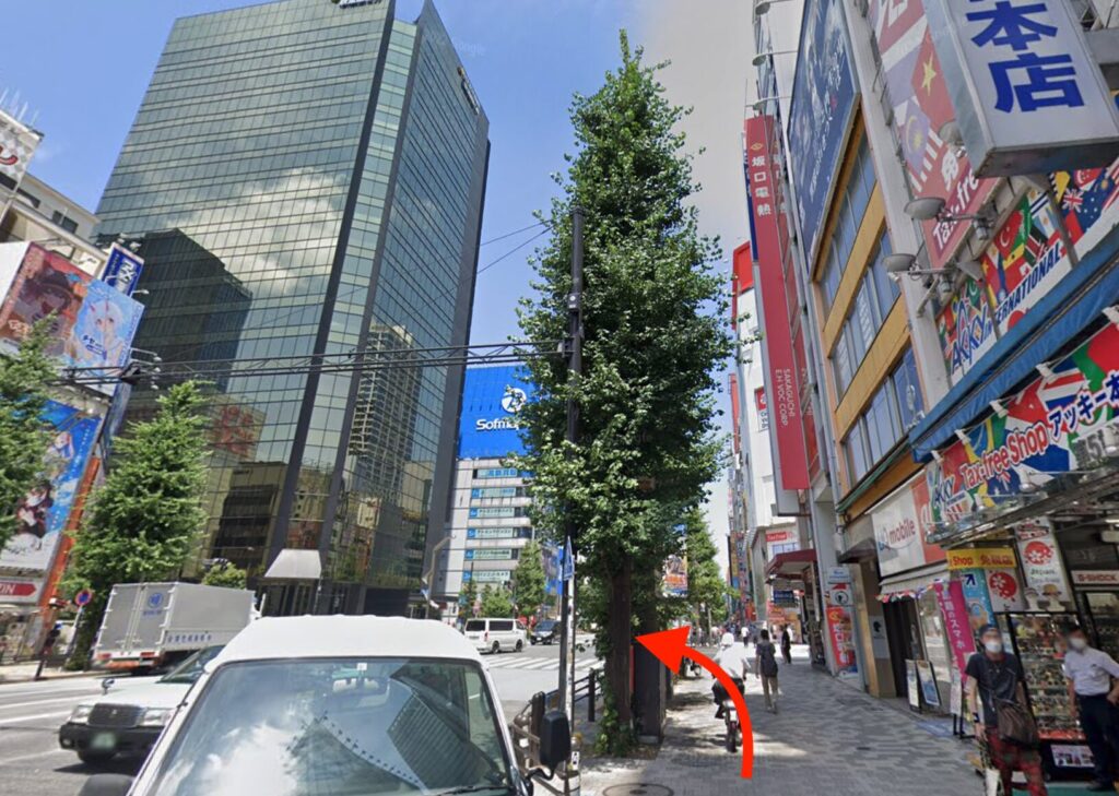 秋葉原電気街の交差点